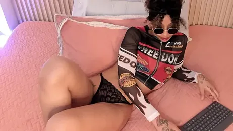 daiana_curly webcam model stream image