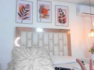 kiim-miller webcam model stream image