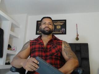 Tayler Summer webcam model stream image