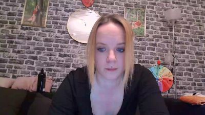 xHotmilf87x webcam model stream image