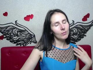 Karina Swan webcam model stream image