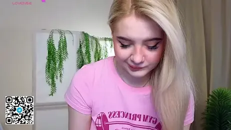 oliviabr0wn0 webcam stripchat model stream image