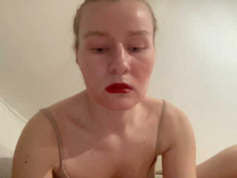 Charming-Lotti webcam model stream image