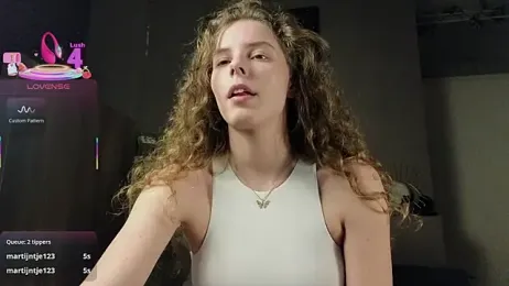 AyreenMoore webcam stripchat model stream image