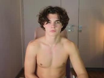 whiteskyy_ webcam model stream image