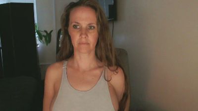 LoVe_On webcam cam4 model stream image