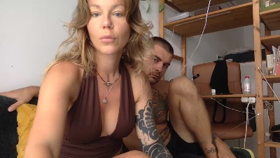 MalunaMoon webcam model stream image