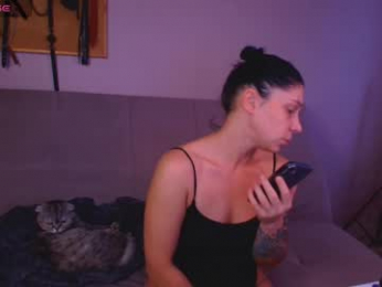 carrie_moonshine webcam model stream image