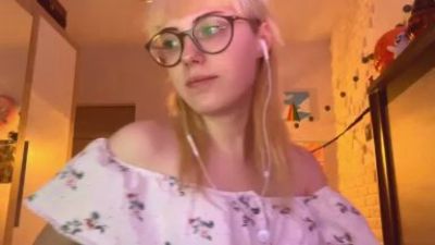 DanikaHuertes webcam cam4 model stream image