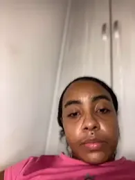 nisaa_ webcam model stream image