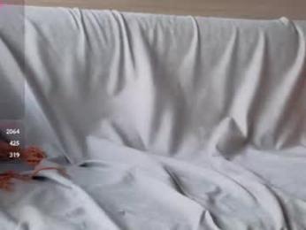 huge_vee webcam chaturbate model stream image