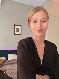 LunaRase webcam model stream image