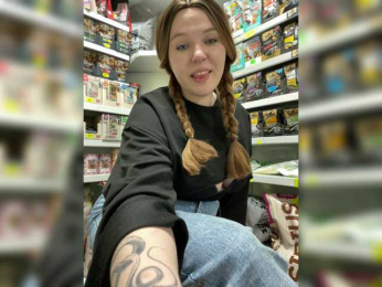 Monna-Krrrista webcam model stream image