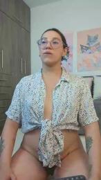 Mllevv webcam model stream image