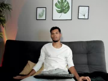mialuxx webcam model stream image