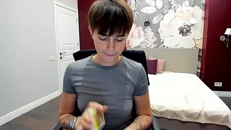 EmiliaYours webcam model stream image