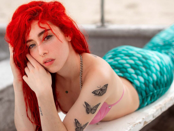 AriiGomez webcam model stream image