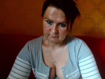 DoreenAlone webcam bongacams model stream image