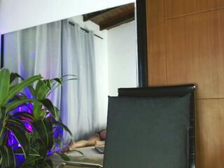 Lily Roseil webcam model stream image