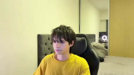SasukeUhchiaa webcam stripchat model stream image