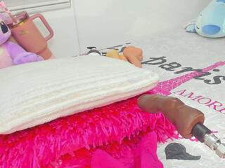 Elizabeth Roldan webcam model stream image