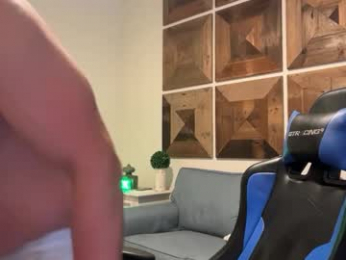 hungkingg22 webcam chaturbate model stream image