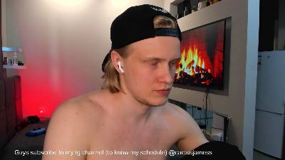 Cactus_James webcam model stream image
