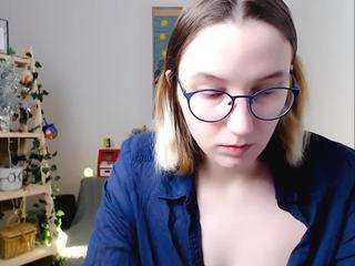 kiratarot webcam model stream image