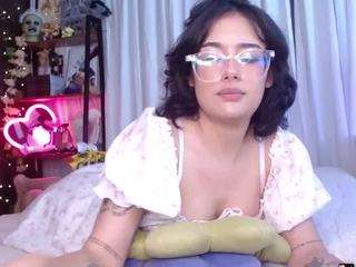 laralittle webcam model stream image