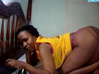 queenloovee webcam camsoda model stream image