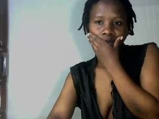 queenloovee webcam model stream image
