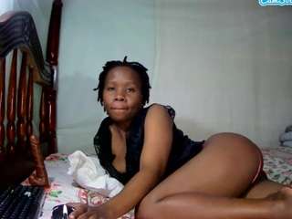 queenloovee webcam model stream image