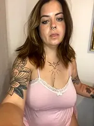 _naomidiz webcam model stream image