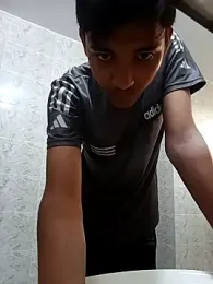 WrinkledTriops webcam stripchat model stream image