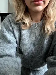 lolableux webcam model stream image