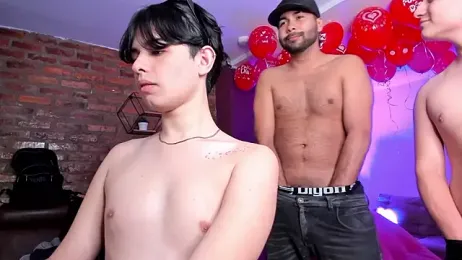 HotThreesoome webcam model stream image