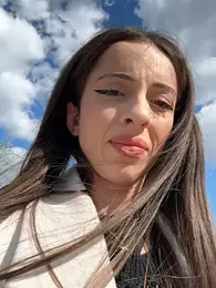 Alina_on webcam stripchat model stream image