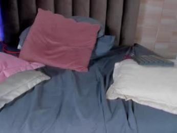 isaac_grey_ webcam model stream image