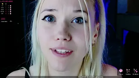 NaomiHita webcam model stream image