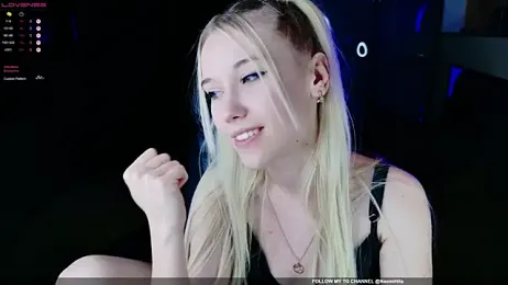 NaomiHita webcam model stream image