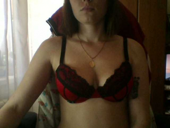 Yulyatrr webcam model stream image