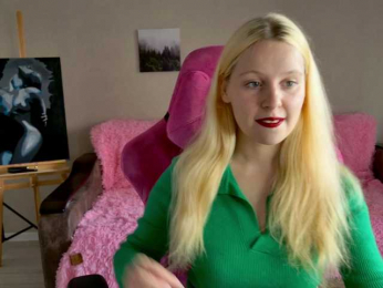 charming-blonde webcam bongacams model stream image