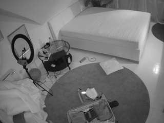 voyeurcam-julmodels-whitebed-4 webcam model stream image