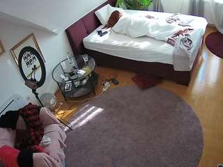 voyeurcam-julmodels-whitebed-4 webcam camsoda model stream image
