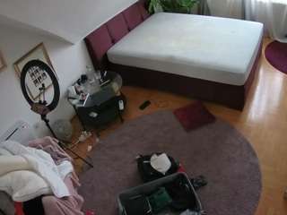 voyeurcam-julmodels-whitebed-4 webcam model stream image