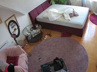 voyeurcam-julmodels-whitebed-4 webcam model stream image