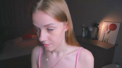 LynetteBalle webcam model stream image