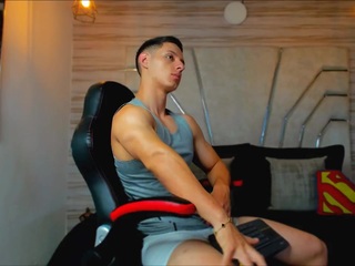 Maxx Thomson webcam model stream image