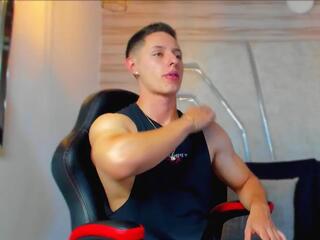 Maxx Thomson webcam model stream image