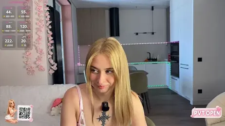 BlondieBoom webcam model stream image